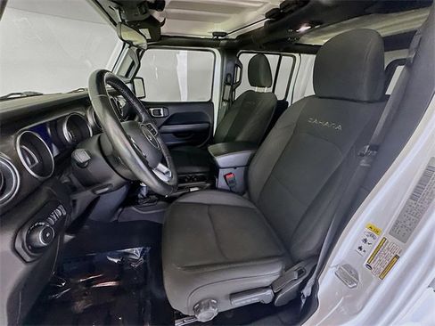 Used 2018 Jeep Wrangler Unlimited Sahara w/ Cold Weather Group image 17