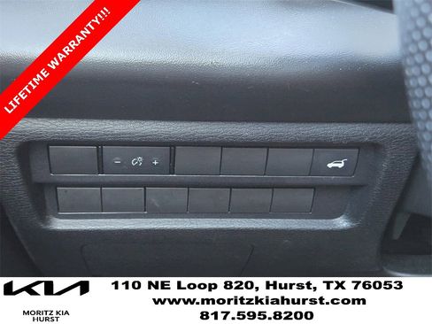 Used 2024 Mitsubishi Outlander SE Black Edition image 24