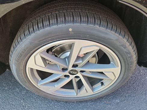 New 2025 Audi Q3 2.0T Premium image 5