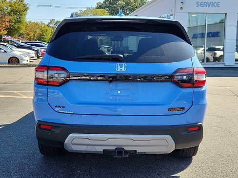 Used 2025 Honda Pilot TrailSport image 5