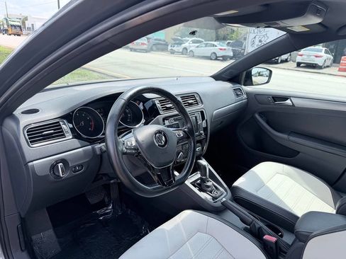 Used 2016 Volkswagen Jetta Sport FWD image 11