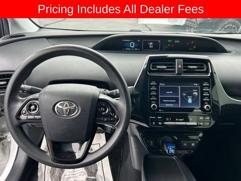 Used 2022 Toyota Prius LE FWD image 5