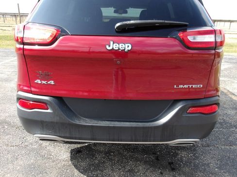 Used 2016 Jeep Cherokee Limited image 36