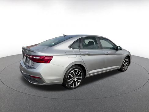 Used 2025 Volkswagen Jetta SE image 15