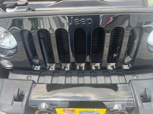 Used 2014 Jeep Wrangler Sport AWD/4WD image 13