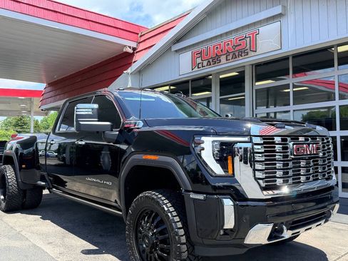 Used 2025 GMC Sierra 3500 Denali w/ Denali Reserve Package AWD/4WD image 17