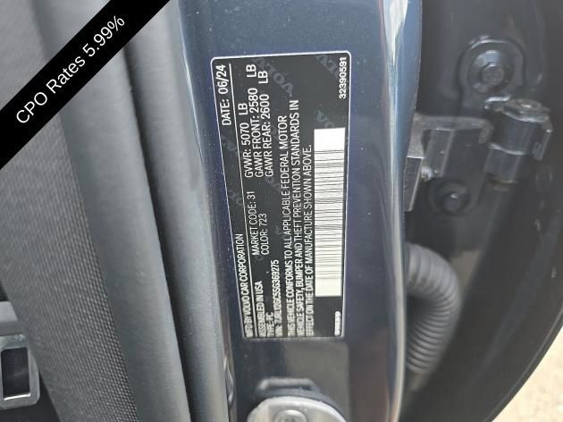 Used 2025 Volvo S60 B5 Plus AWD/4WD image 17