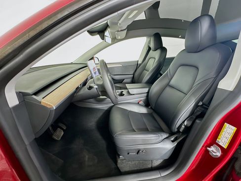 Used 2024 Tesla Model Y Long Range image 13