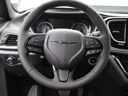 New 2026 Chrysler Pacifica Select w/ S Appearance Package image 28