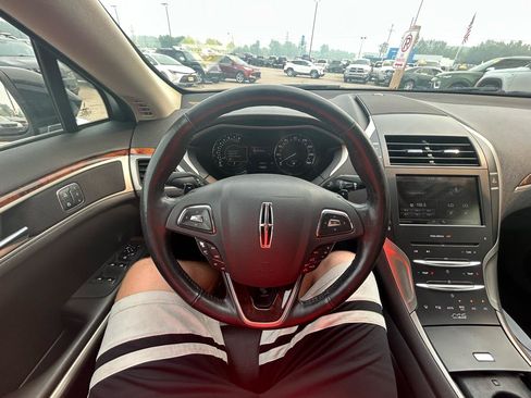 Used 2013 Lincoln MKZ FWD image 30