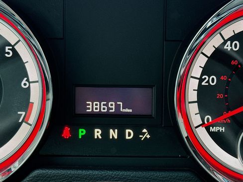Used 2016 Dodge Grand Caravan American Value Package w/ UConnect Hands-Free Group FWD image 8