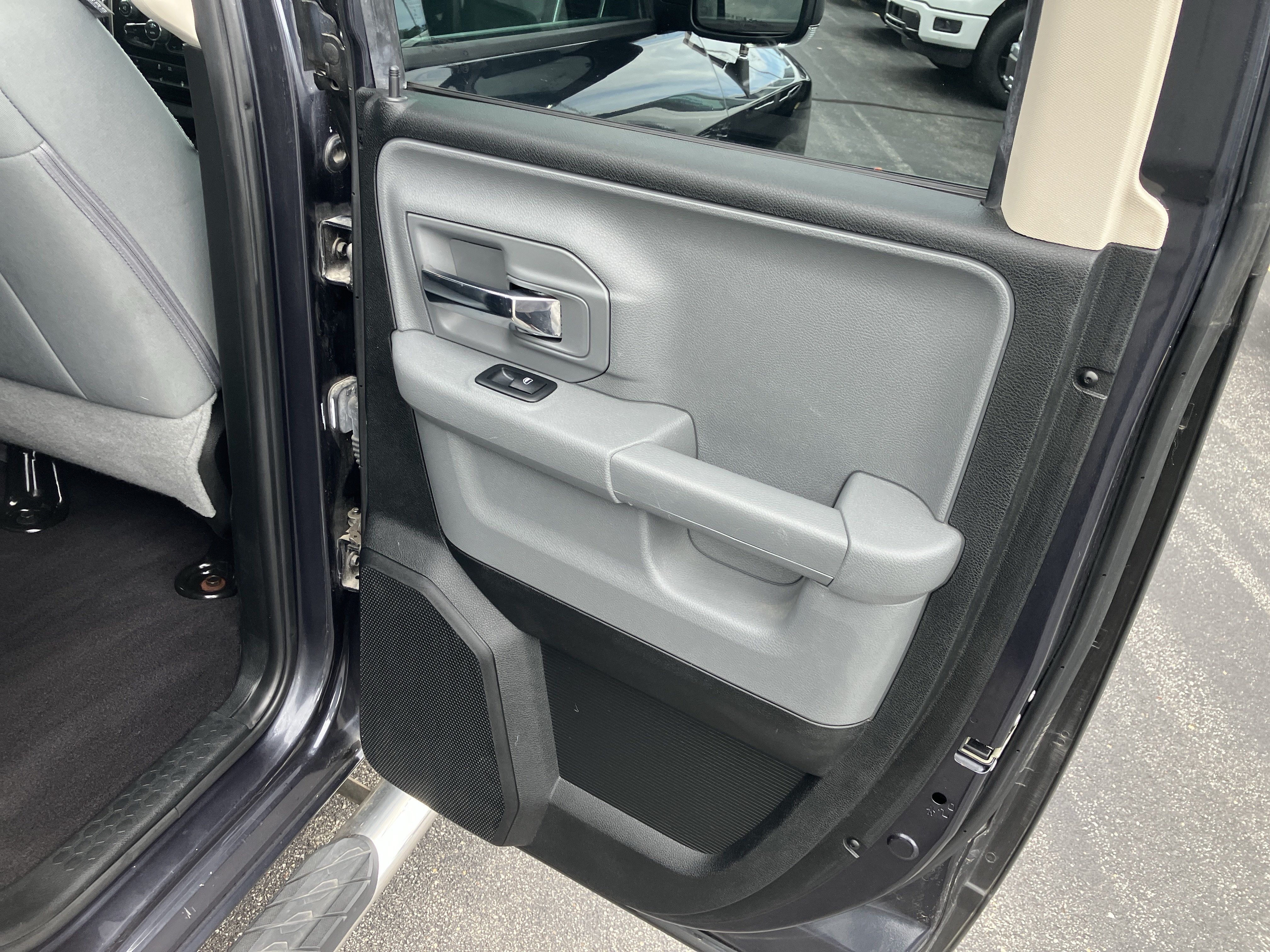 Used 2018 RAM 1500 Big Horn AWD/4WD image 11