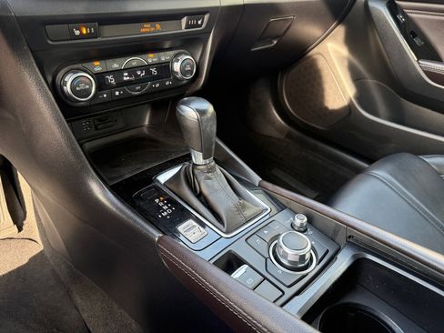 Used 2017 MAZDA MAZDA3 Touring image 13