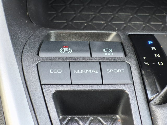 Used 2025 Toyota RAV4 XLE FWD image 23