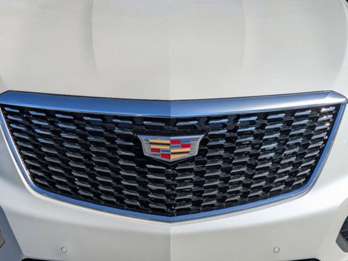 New 2026 Cadillac XT5 Luxury image 10