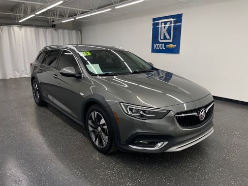 Used 2019 Buick Regal Preferred w/ Driver Confidence Package I image 1