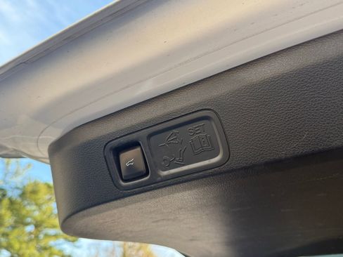 Used 2019 Ford Expedition Platinum image 37