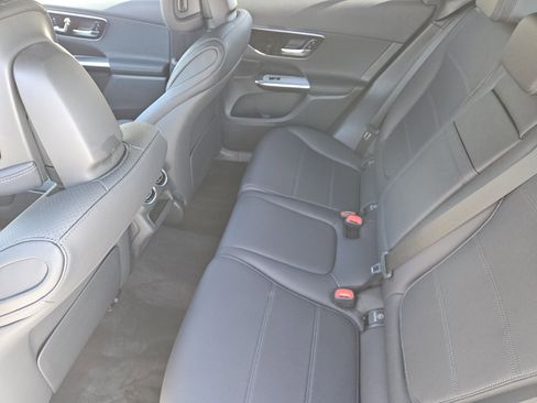 Certified 2025 Mercedes-Benz GLC 300 image 30