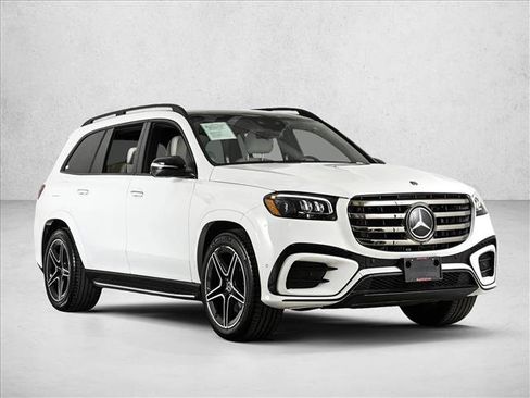 Certified 2025 Mercedes-Benz GLS 450 4MATIC image 3