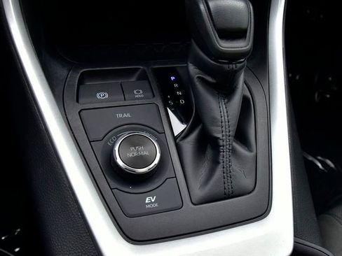 Certified 2024 Toyota RAV4 XLE w/ Convenience Package image 24