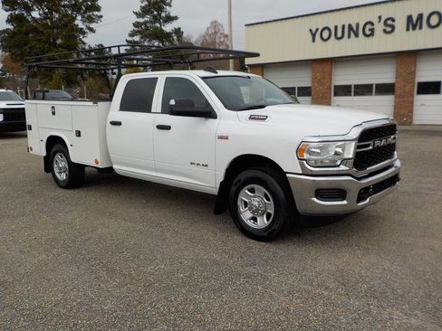 Used 2021 RAM 2500 Tradesman w/ Chrome Appearance Group image 9