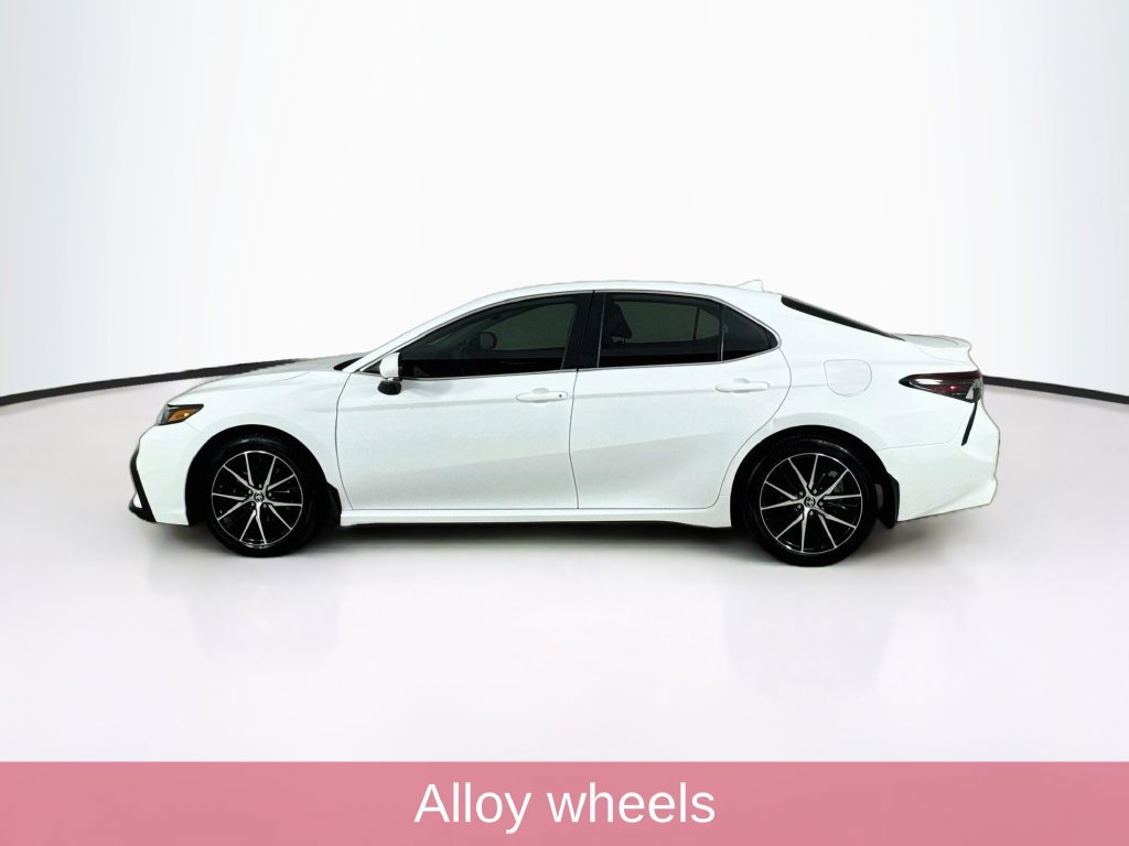 Used 2023 Toyota Camry SE FWD image 4