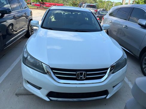 Used 2015 Honda Accord EX image 2