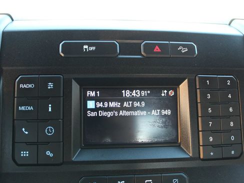 Used 2020 Ford F250 XL w/ Power Equipment Group AWD/4WD image 18