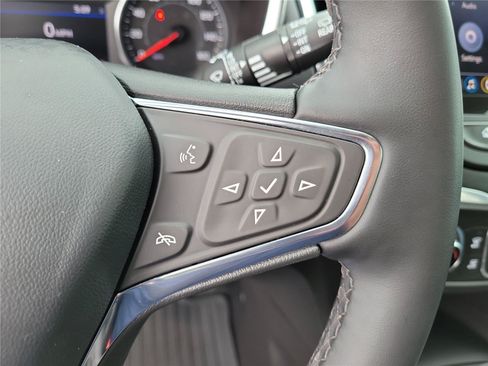 Used 2024 Chevrolet Equinox LT FWD image 25