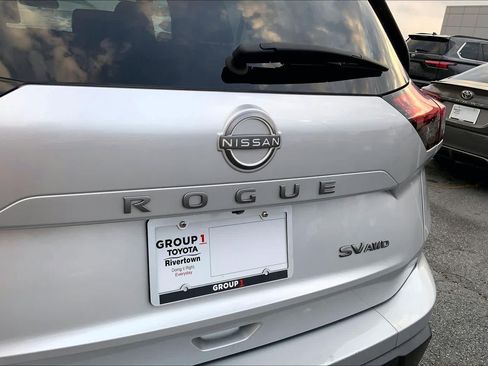 Used 2024 Nissan Rogue SV AWD/4WD image 28