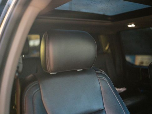 Used 2019 Ford F250 Lariat w/ Lariat Ultimate Package AWD/4WD image 9