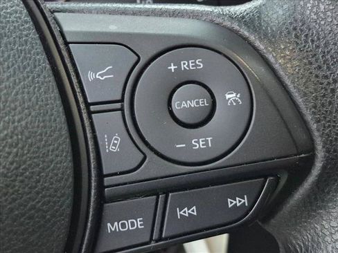 Used 2022 Toyota RAV4 LE FWD image 15