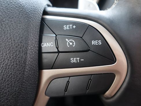 Used 2016 Jeep Grand Cherokee Overland AWD/4WD image 30