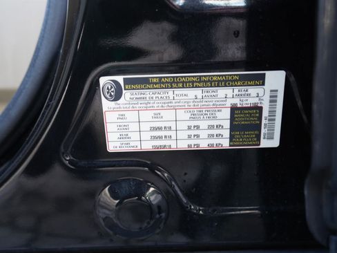 Used 2013 Land Rover LR2 image 23