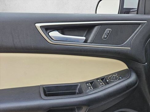 Used 2022 Ford Edge SEL w/ Convenience Package image 9