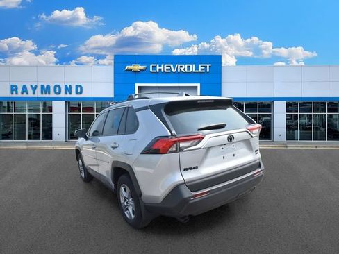 Used 2024 Toyota RAV4 XLE w/ Convenience Package AWD/4WD image 5