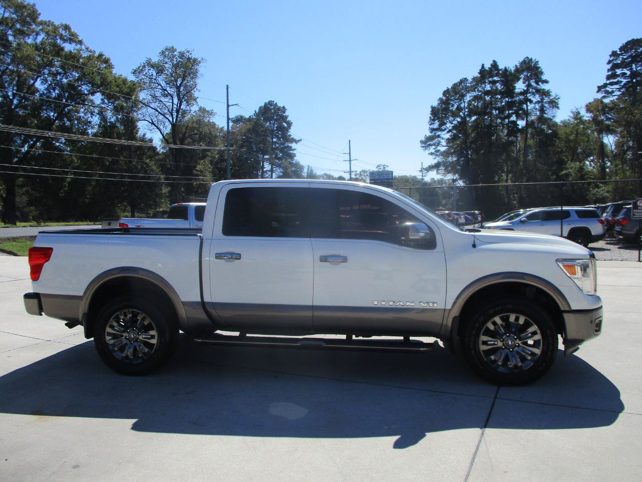 Used 2018 Nissan Titan Platinum Reserve AWD/4WD image 9
