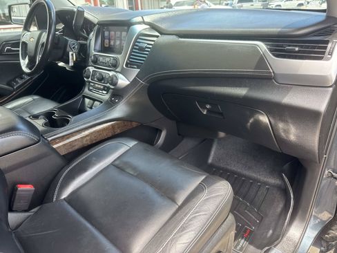 Used 2020 Chevrolet Suburban LT AWD/4WD image 12