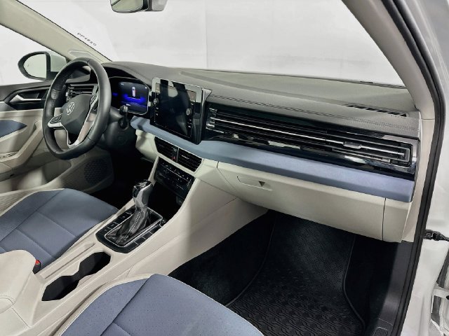 Used 2025 Volkswagen Jetta SE FWD image 27