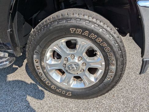 Used 2024 RAM 2500 Big Horn AWD/4WD image 18