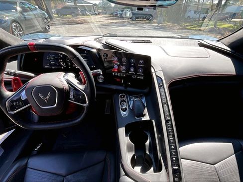 Used 2020 Chevrolet Corvette Stingray Premium Cpe w/ 3LT Preferred Equipment Group image 17