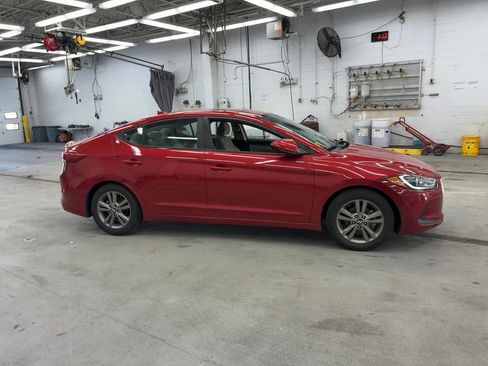 Used 2018 Hyundai Elantra SEL w/ Cargo Package image 5