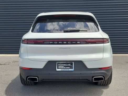 Certified 2025 Porsche Cayenne AWD/4WD image 6