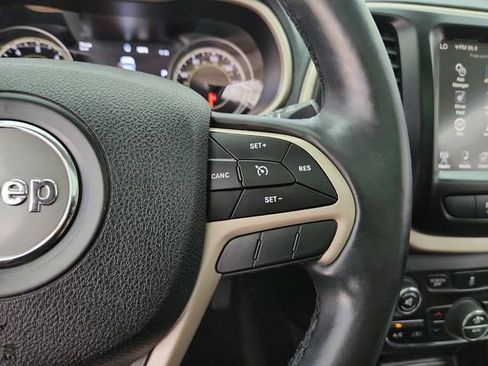 Used 2018 Jeep Cherokee Limited w/ High Altitude Package AWD/4WD image 22