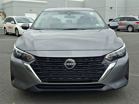 Used 2024 Nissan Sentra SV image 2