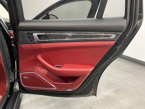 Used 2017 Porsche Panamera 4 image 46