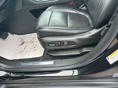 Used 2021 GMC Acadia SLT w/ Elevation Edition image 11