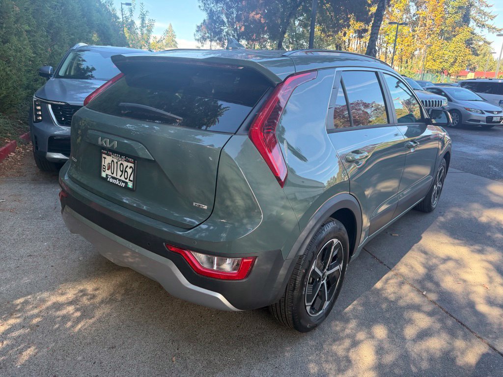 Used 2025 Kia Niro EX FWD image 4