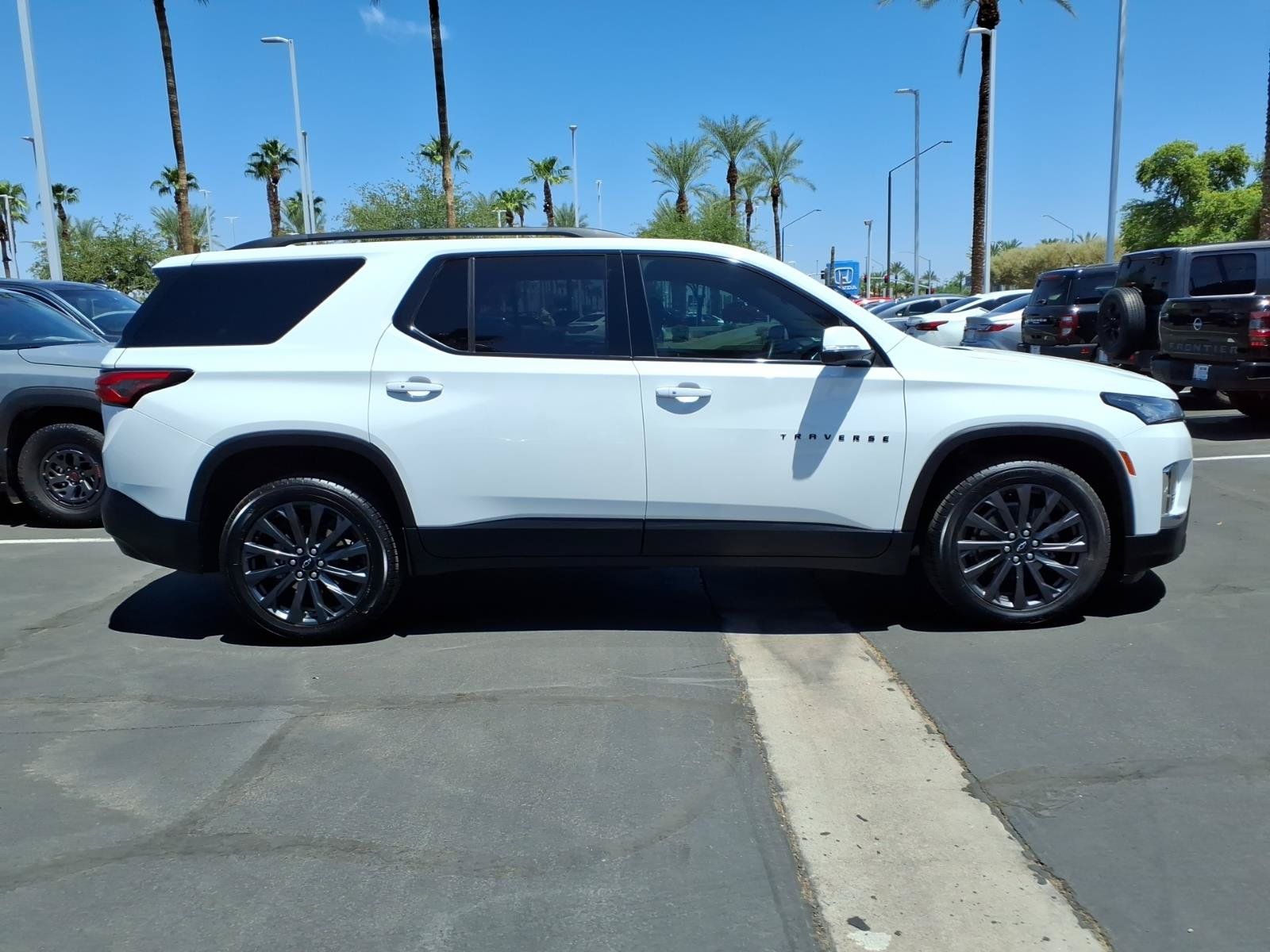 Used 2023 Chevrolet Traverse RS AWD/4WD image 3