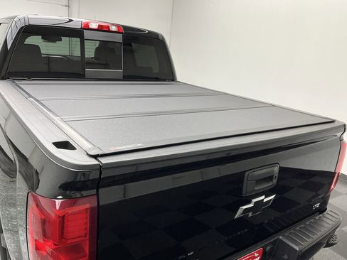 Used 2017 Chevrolet Silverado 1500 LTZ Z71 w/ Realtree Edition image 29